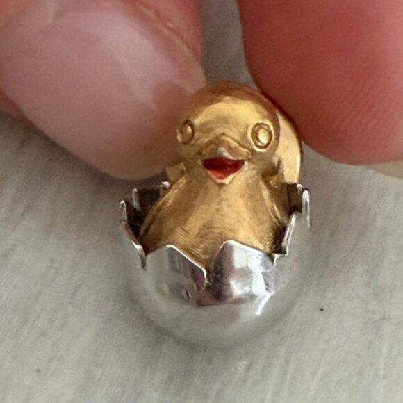 Avon Jewelry - VTG Avon Chicken Chick Hatching Egg Pin Easter Spring Gold Silver Tone 0.6"